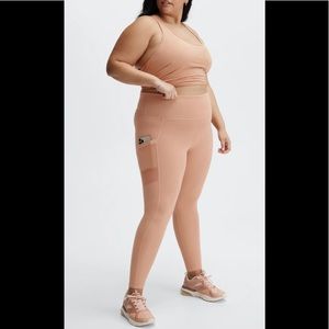 Fabletics NWT Lt Pink On the Go Legging, size 1X tall